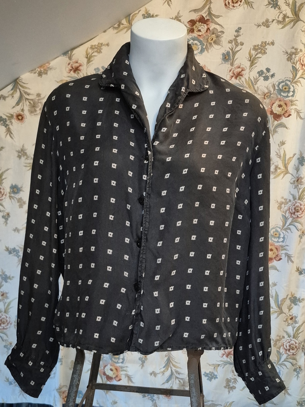 Vintage 100% Silk Black Patterned Button-Front Women's Shirt